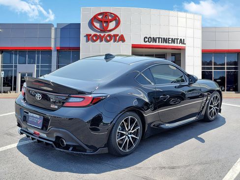 Used 2025 Toyota GR86 w/ ALL Weather Mat Package (TMS) RWD image 5