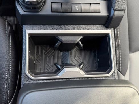 Used 2024 Toyota Tacoma TRD Off-Road image 18