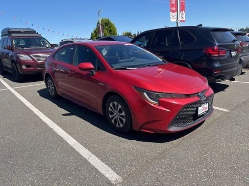 Used 2021 Toyota Corolla LE FWD image 3