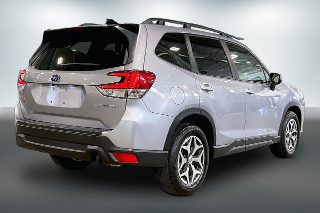 Used 2024 Subaru Forester Premium AWD/4WD image 13