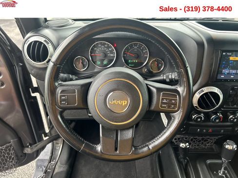 Used 2018 Jeep Wrangler Unlimited Sahara AWD/4WD image 13