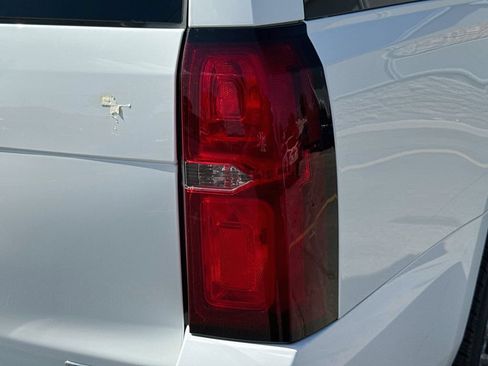 Used 2017 Chevrolet Suburban Premier RWD image 32