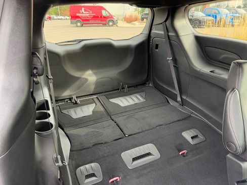 New 2026 Chrysler Pacifica Select FWD image 13