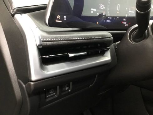 Used 2024 Cadillac XT4 Luxury image 8