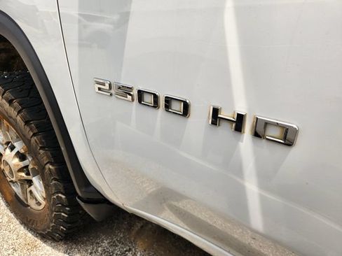 Used 2022 Chevrolet Silverado 2500 LT w/ Z71 Off-Road Package AWD/4WD image 9