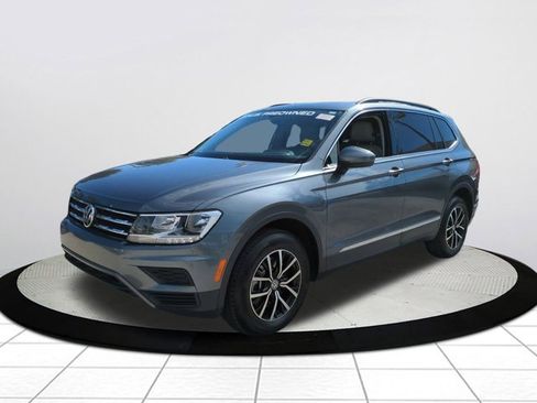 Used 2021 Volkswagen Tiguan SE w/ Panoramic Sunroof Package image 7