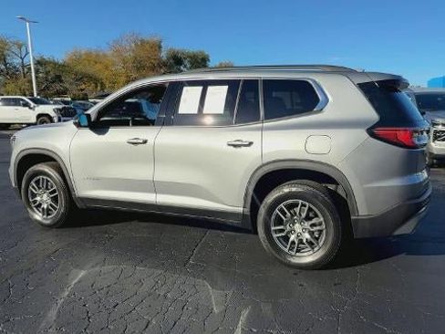 Used 2025 GMC Acadia Elevation image 6