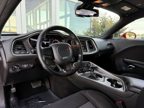Used 2020 Dodge Challenger SXT w/ Blacktop Package RWD image 17