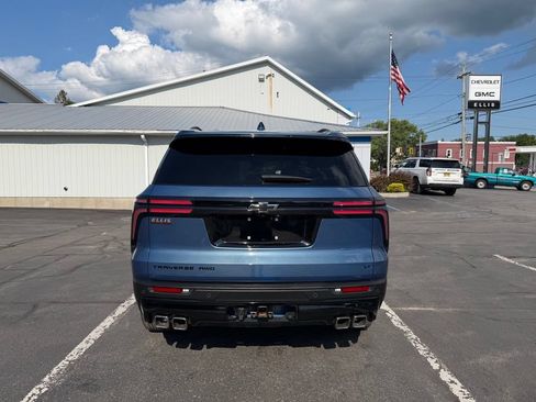 Used 2024 Chevrolet Traverse LT w/ Midnight/Sport Edition AWD/4WD image 7