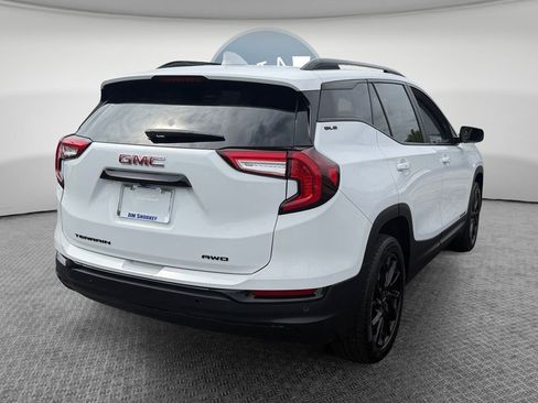 Used 2023 GMC Terrain SLE w/ Driver Convenience Package AWD/4WD image 3