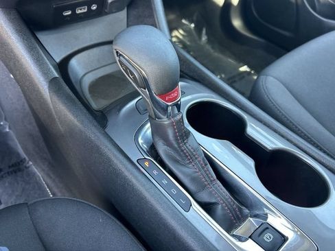 Used 2025 Chevrolet Malibu RS FWD image 28