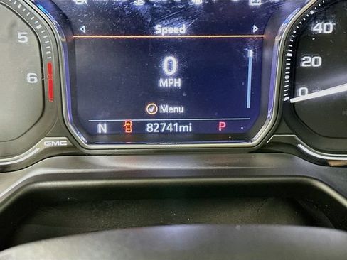 Used 2021 GMC Yukon SLT w/ SLT Premium Package AWD/4WD image 16