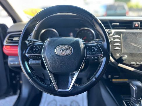Used 2019 Toyota Camry XSE FWD image 11