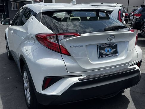 Used 2019 Toyota C-HR LE FWD image 6