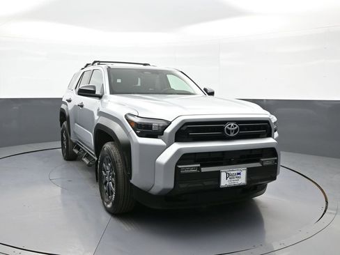 New 2026 Toyota 4Runner SR5 AWD/4WD image 3