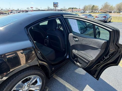 Used 2015 Dodge Charger SE w/ Sport Appearance Group RWD image 27