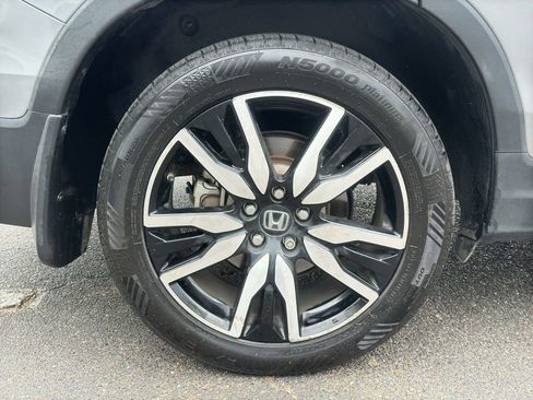 Used 2021 Honda Pilot Touring image 10
