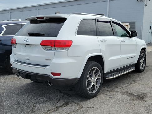 Used 2018 Jeep Grand Cherokee Limited AWD/4WD image 6