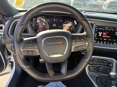 Used 2022 Dodge Challenger R/T w/ Plus Package image 21