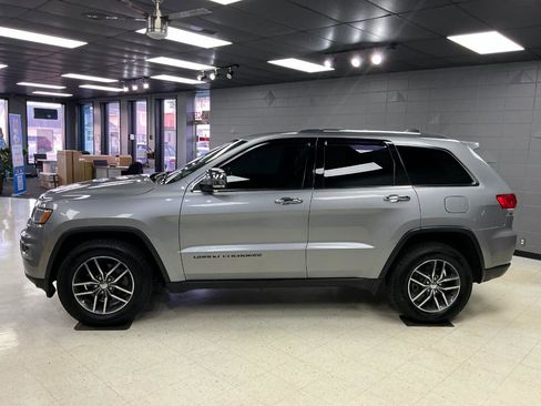 Used 2018 Jeep Grand Cherokee Limited AWD/4WD image 6