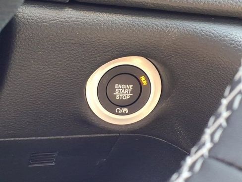 New 2026 Chrysler Pacifica Select AWD/4WD image 11