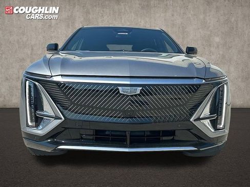 New 2025 Cadillac Lyriq Luxury image 2