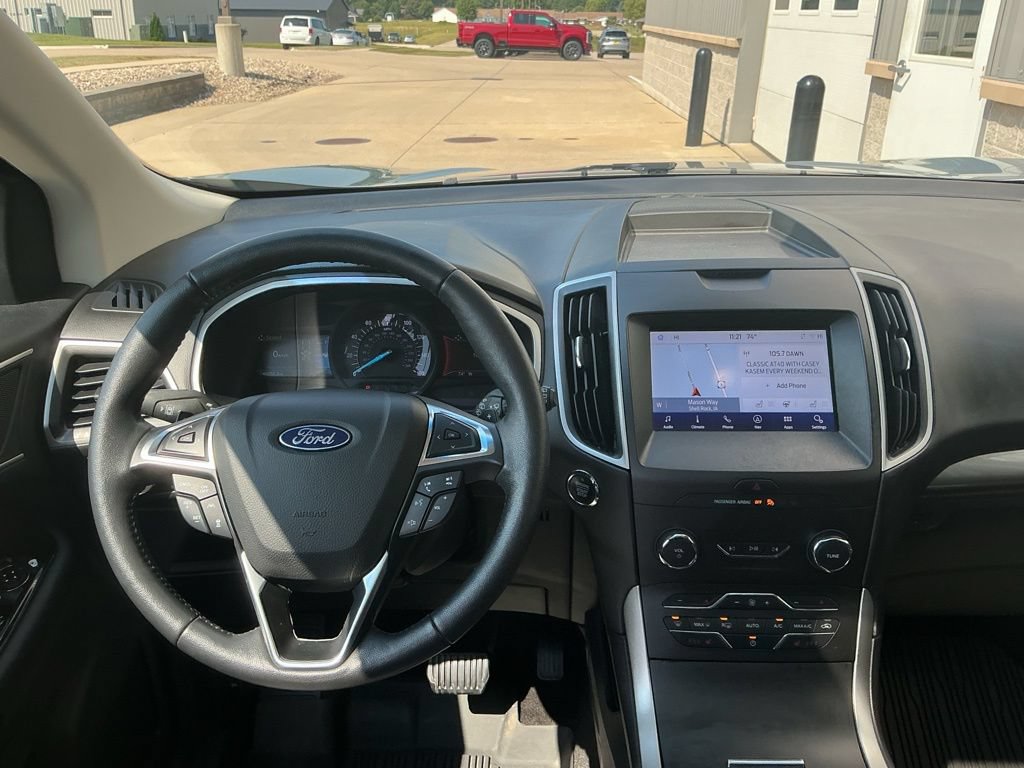 Used 2020 Ford Edge SEL w/ Convenience Package AWD/4WD image 10