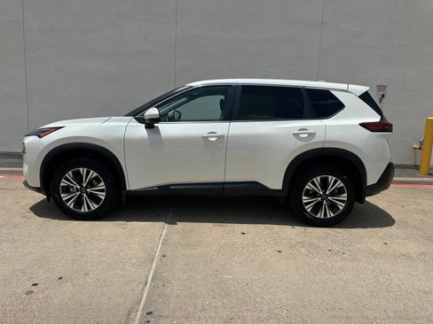 Used 2023 Nissan Rogue SV FWD image 4