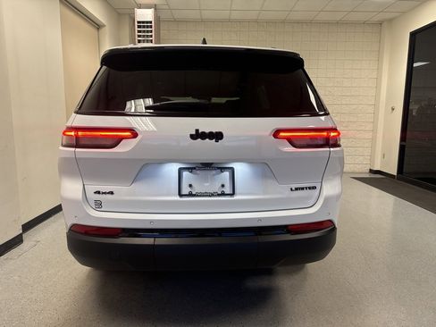 New 2025 Jeep Grand Cherokee L Limited w/ Black Appearance Package image 18