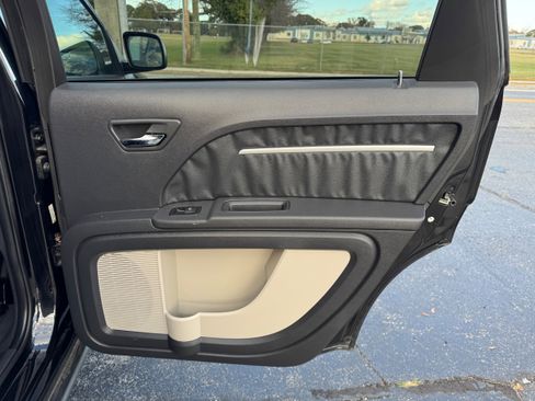 Used 2009 Dodge Journey SXT image 19