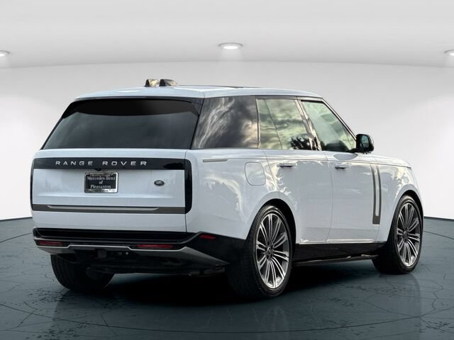 Used 2023 Land Rover Range Rover SE AWD/4WD image 6
