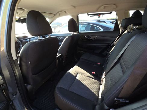 Used 2020 Nissan Rogue SV FWD image 13