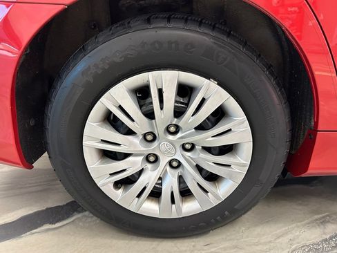 Used 2014 Toyota Camry LE FWD image 19