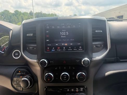Used 2020 RAM 1500 Big Horn AWD/4WD image 9