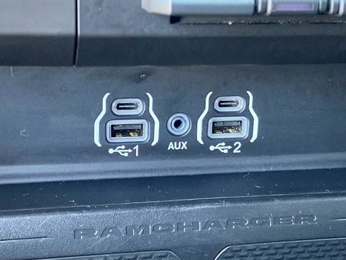 Used 2025 RAM 1500 Big Horn AWD/4WD image 33