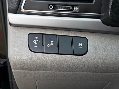 Used 2018 Hyundai Elantra SEL image 20