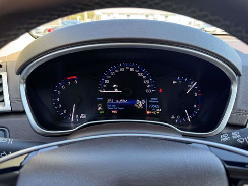 Used 2016 Cadillac SRX Luxury image 24