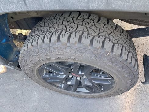 Used 2024 GMC Sierra 1500 Elevation AWD/4WD image 9