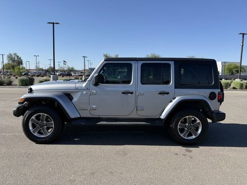 Used 2020 Jeep Wrangler Unlimited Sahara AWD/4WD image 9
