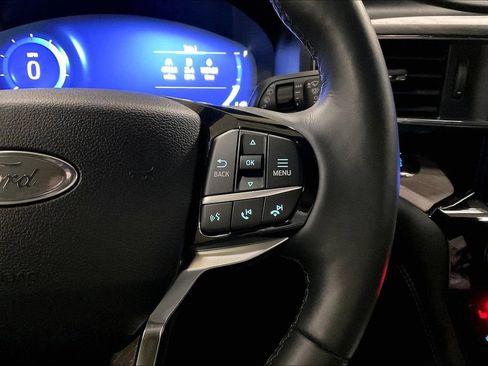 Certified 2022 Ford Explorer Platinum w/ Equipment Group 601A image 18