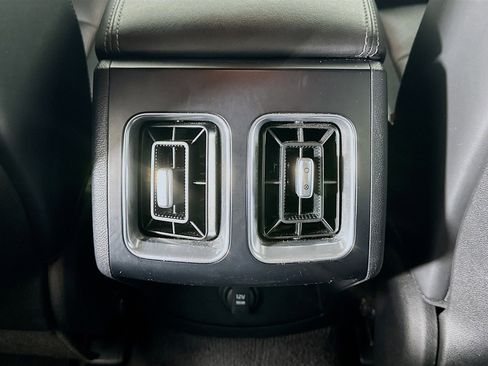 Used 2024 Kia Sorento S image 28