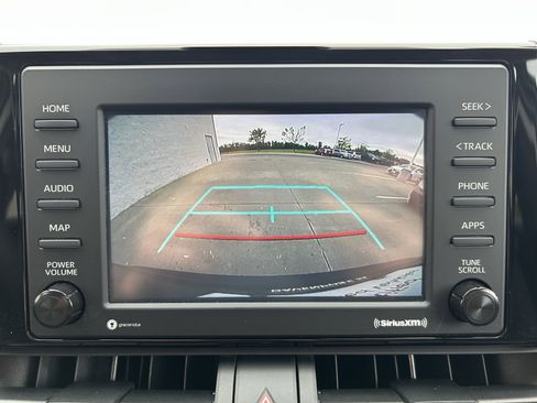 Used 2021 Toyota RAV4 LE AWD/4WD image 27