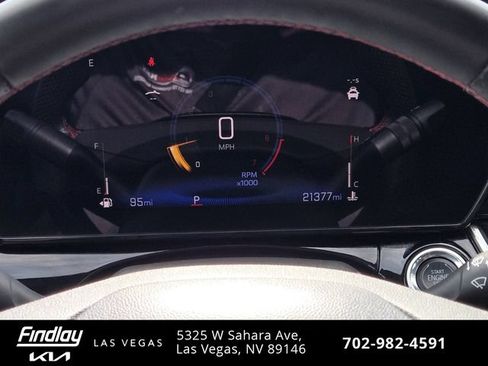 Used 2025 Chevrolet Trax RS w/ Sunroof Package FWD image 28
