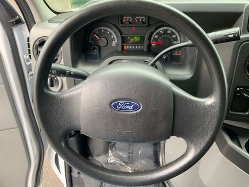 Used 2018 Ford E-450 and Econoline 450 Super Duty w/ Exterior Upgrade Package image 15