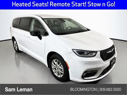 Used 2024 Chrysler Pacifica Touring-L