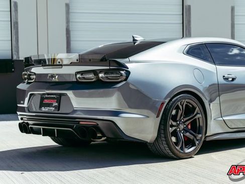 Used 2020 Chevrolet Camaro SS RWD image 62