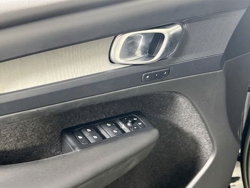 Used 2023 Volvo XC40 B4 Plus w/ Driver Assist Package image 17
