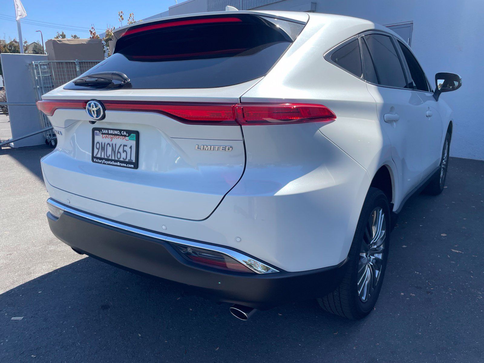 Used 2024 Toyota Venza AWD/4WD image 9