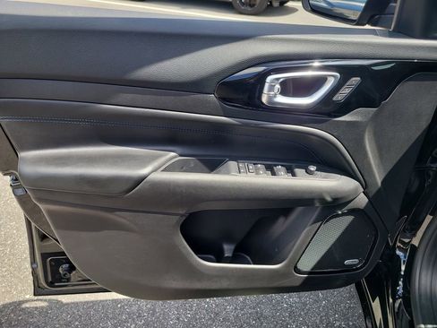 Used 2025 Jeep Compass Limited w/ High Altitude Package image 15