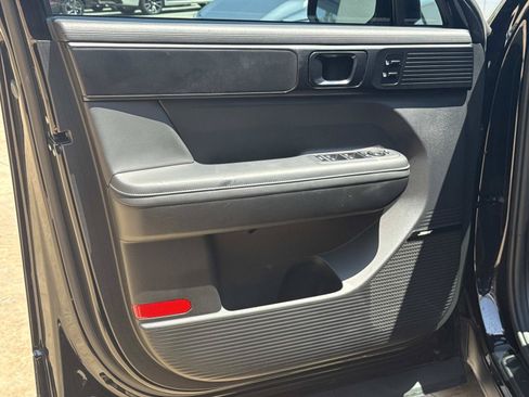 Used 2025 Hyundai Santa Fe Calligraphy FWD image 18